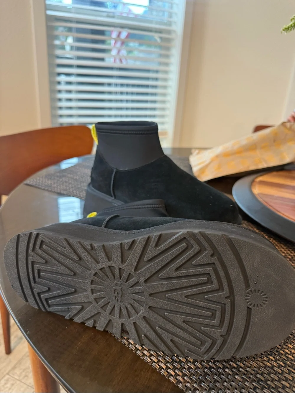 UGG stylish black